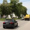 Tausende Fahrzeuge rollen täglich durch Klosterlechfeld. Nun überlegt die Gemeinde, wie sie die Straßen entlasten und den Verkehr eindämmen kann.