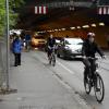 Problemstelle Pferseer Tunnel: Fußgänger, Rad- und Autofahrer treffen hier auf engstem Raum aufeinander.