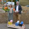 Gersthofens Bürgermeister Michael Wörle gratulierte Susanne Mielke, Leiterin Kinderhaus am Ballonstartplatz und Conti am Ballonstartplatz, zur Eröffnung.