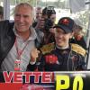 Teambesitzer Dietrich Mateschitz (l) posiert 2008 mit Shooting-Star Sebastian Vettel. Am Sonntag kann Vettel in Singapur zum zweiten Mal Weltmeister werden.