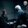 Dennis Köster (Leonard Proxauf) wird von Batic (Miroslav Nemec) und Leitmayr (Udo Wachtveitl) über seine mögliche Verbindung zum Täter befragt.