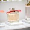 Mehrere teure Parfums wurden aus einer Drogerie gestohlen.