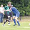 Die SG Mauerbach (links Dominic Brunner) ließ sich vom FC Laimering (Lukas Dichtl) nicht aufhalten und sicherte mit dem 3:0-Sieg den Klassenerhalt. 