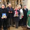 Bei der Verabschiedung von Siegfried Rettinger (von links): Heinz Brock, Kirchenverwaltung, Kirchenpfleger Karl Weihmayer, Siegfried Rettinger, Petra Winter, Kirchenverwaltung, Bürgermeisterin Ingrid Krämmel, Messner Paul Ruf, Pfarrer Alois Lehmer. 	