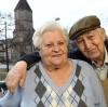 Sieglinde und Vassilios Bissiris wohnen seit 33 Jahren in ihrer Wohnung in der Jakoberwallstraße – nur 100 Meter vom Fundort der Bombe entfernt. 