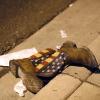 Eine Stadt unter Schock: Cowboy-Stiefel liegen neben dem Festivalgelände in Las Vegas, wo ein Todesschütze zahlreiche Menschen erschossen und verletzt hat.