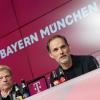 Trainer Thomas Tuchel (r) wird am Dienstag seine erste Einheit bei den Bayern leiten.