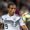 Fußball-Nationalspieler Leroy Sané spielt derzeit für Manchester City. Zu seiner Zukunft will er sich noch nicht äußern.