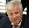 CSU-Chef Horst Seehofer beharrt auf seinen Forderungen. Die Begrenzung der Flüchtlingszahlen, Steuerentlastungen und die Abschaffung des Solidaritätszuschlags sind nur einige.