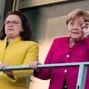 Seit einem Jahr regieren sie zusammen: Andrea Nahles (links), die Vorsitzende der Sozialdemokratischen Partei Deutschlands (SPD), und Bundeskanzlerin Angela Merkel (CDU).