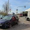 An der Kreuzung bei Jedesheim hat es an Gründonnerstag erneut einen Unfall gegeben. Zwei Menschen wurden dabei leicht verletzt.
