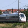 Gegner der geplanten Trasse halten das Bahnprojekt Ulm-Augsburg für Verschwendung.