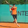 Der Wertinger Fabian Demharter erreichte mit seinem Team beim Tennis-Team-Cup in Höchstädt Rang fünf. 	