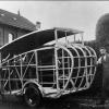 Camping im Laufe der Zeit: 1930er. Im Jahr 1931 erfindet Arist Dethleffs für seine Familie den ersten deutschen Wohnwagen, der „Wohnauto“ hieß.