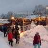 Was für ein Ambiente: Viel Schnee gab es beim Walkertshofer Weihnachtsmarkt.