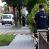 In Nordendorf waren rund 40 Polizisten im Einsatz, nachdem ein Mann mit Pfeilen auf zwei Menschen geschossen hat.