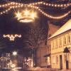 Wenn Pfaffenhausen leuchtet, gehört seit Langem auch der strahlende Adventskranz in der Hauptstraße dazu. 