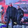 Warten auf Nachrichten aus Krefeld: Michael Henke (links) und Tomas Oral wussten am Freitag noch nicht endgültig, ob das Spiel des FC Ingolstadt beim KFC Uerdingen wie geplant stattfindet.  