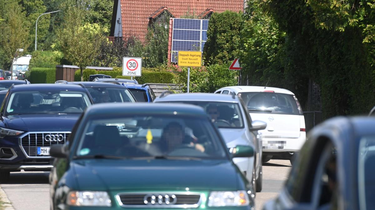 Nach Sperrung Der B300 Staut Sich Der Verkehr Auf Den Nebenstrecken