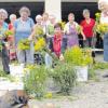 Traditionell bindet der katholische Frauenbund in Horgau Weihbuschel für Mariä Himmelfahrt. 