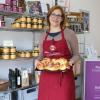 Christiane Zimmermann möchte ihre Gäste in ihrem Café in Eresried unter anderem mit ihrem selbst gebackenen Butterzopf bewirten.  	