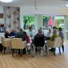 In der Nachmittagsrunde des Seniorenheims Pro Seniore unter Leitung von Petra Wannicke und Nina Fischer sind die Bewohner von Haus Gabriel bereits integriert.