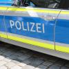 Die Illertisser Polizei ermittelt: In Kellmünz hat ein Unbekannter Autoreifen zerstochen.