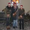 Theresa, Birgit und Sarah Wiedmann (von links) vom Musikverein Osterbuch sind unser heutiges musikalisches Adventstürchen.  	