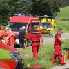 Schwerer Verkehrsunfall bei Balzhausen auf der Staatsstraße 2525 mit mehreren Verletzten. Auch der am Bundeswehrkrankenhaus in Ulm stationierte Rettungshubschrauber war im Einsatz.