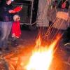 Am Lagerfeuer wurde der "Lebendige Advent" in Dasing gefeiert. Foto: Beck
