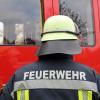 Die Feuerwehr musste ein Auto in Neresheim löschen. 