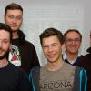 Die Schüler Angelo Vecciato (links), Max Zink (rechts daneben) und Franz Wagner (hinter den beiden in der Mitte) bildeten das Siegerteam beim Berufswettbewerb der Junggärtner an der staatlichen Berufsschule in Höchstädt. Mit ihnen freuten sich stellvertretender Schulleiter Franz Xaver Leopold (3. von rechts), AdJ-Landesvorsitzender Stefan Börtz (2. von rechts) und AdJ-Bildungsreferentin Nina Wolfrum (rechts). 