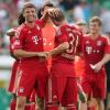 Gut gelaunt: Thomas Müller (links) und Bastian Schweinsteiger nach dem 3:0-Sieg der Bayern über Greuther Fürth.