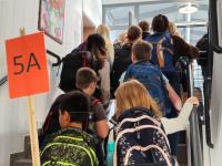 An einigen weiterführenden Schulen wird es im kommenden Schuljahr eng. Das liegt auch an geburtenstarken Jahrgängen.