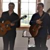 Zoltan und Peter Katona konzertieren als Katona Twins. In Leitheim setzten sie mit ihren Gitarren einen fulminanten Schlusspunkt unter die sommerlichen Schlosskonzerte.