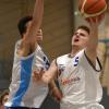 Niklas Scheuerer (links) ragte bei den VSC Baskets heraus. 	