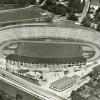 Das Rosenaustadion 1953: Noch fehlen die Sitzblöcke im hohen Stehwall. Bis zu 52.000 Zuschauer füllten die Ränge.