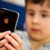 Kinder mit Smartphone schlafen weniger.