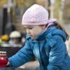 Wie gehen Kinder mit Trauer um? Die Geschwister aus unserem Artikel haben einen Bruder verloren. Er wird immer präsent bleiben, sagen sie. Symbolbild