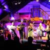 Die Country- und Western-Friends Kötz veranstalteten ihr beliebtes Bluegrass-Festival im Kulturgewächshaus Birkenried. Zum Abschluss standen Musiker aller Bands auf der Bühne.