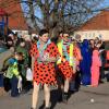 Sonne satt und strahlende Gesichter: Der Faschingsumzug in Offingen lockte viele Besucherinnen und Besucher an.