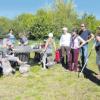 Fast 30 Teilnehmer waren bei strahlend blauem Himmel auf die Jurtenwiese gekommen, als der Landesbund für Vogelschutz (LBV) mit kulinarischen, informativen und Spiel-, Spaß-, Bastelangeboten auf der Wiese zum Mitmachen eingeladen hatte.  