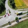 Die gefährliche Kreuzung im Schwabmünchner Südwesten aus der Luft: Ende Juni starb ein 27-Jähriger bei einem schweren Verkehrsunfall. Er war aus Richtung Hiltenfingen nach Schwabmünchen (gerade Strecke) unterwegs und wurde von einem Busfahrer übersehen.