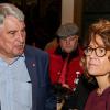 Die Enttäuschung steht den beiden SPD-Direktkandidaten Margarete Heinrich und Harald Güller ins Gesicht geschrieben. Die SPD erlitt in Augsburg erdrutschartige Verluste.