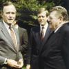 Freund der Deutschen: Bush wollte 1988 unbedingt den bayerischen Ministerpräsidenten Strauß (rechts) auf dessen Washington-Reise treffen. 