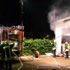 Gegen 3 Uhr ist aus bislang ungeklärter Ursache ein Feuer auf demZwischenboden einer Lagerhalle eines holzverarbeitenden Betriebs inOberhausen ausgebrochen.
