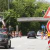 Beim Schwabencenter an der Friedberger Straße wird die Fußgängerbrücke abgerissen. 