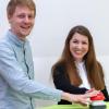 Daniel Kehne und Nathalie Loerke starten die Integreat-App. 	