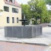 Der Rathausplatz in Untermeitingen soll einen neuen Brunnen bekommen. Nur die von einem Architekten vorgeschlagene Variante für rund 110000 Euro finden die meisten Gemeinderatsmitglieder zu teuer.  