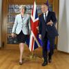 Als würde er ihr den Weg zurück in die Gemeinschaft zeigen: EU-Ratspräsident Donald Tusk mit Premierministerin Theresa May bei einem Treffen im Dezember in Brüssel. 